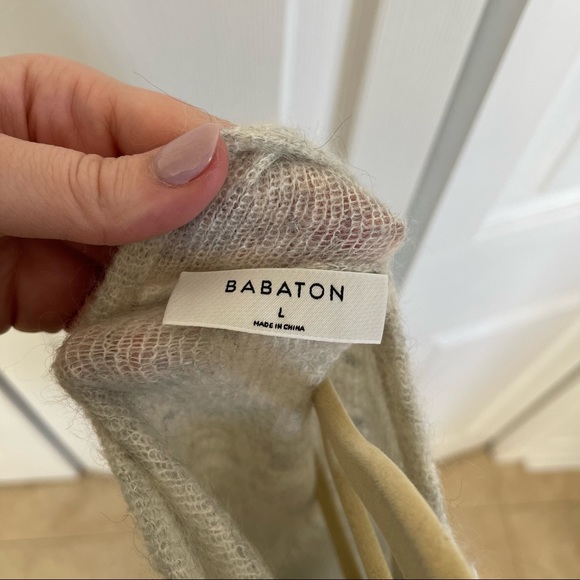 NWT Aritzia Sweater - Large - Picture 6 of 6